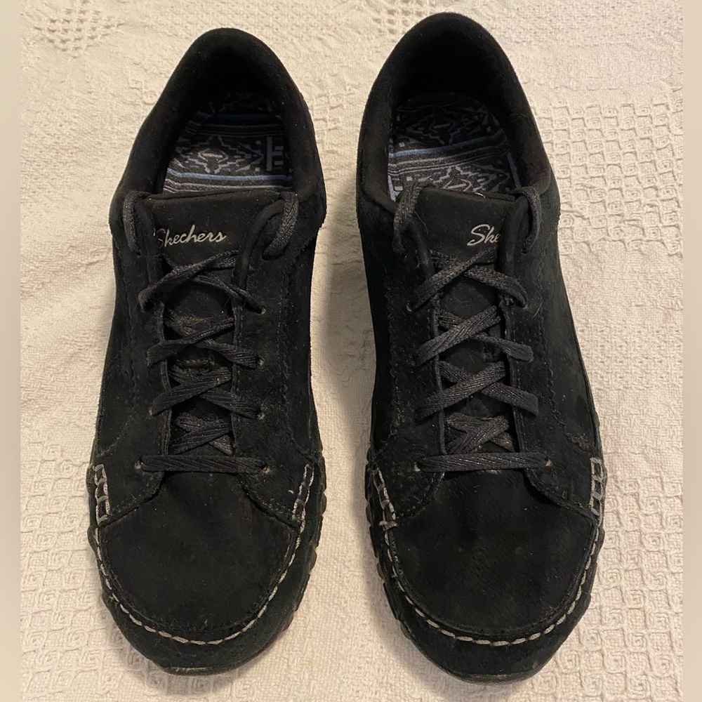 Skechers 44703 Women's 8.5 M Black Suede Relaxed Fit Bikers Shoes